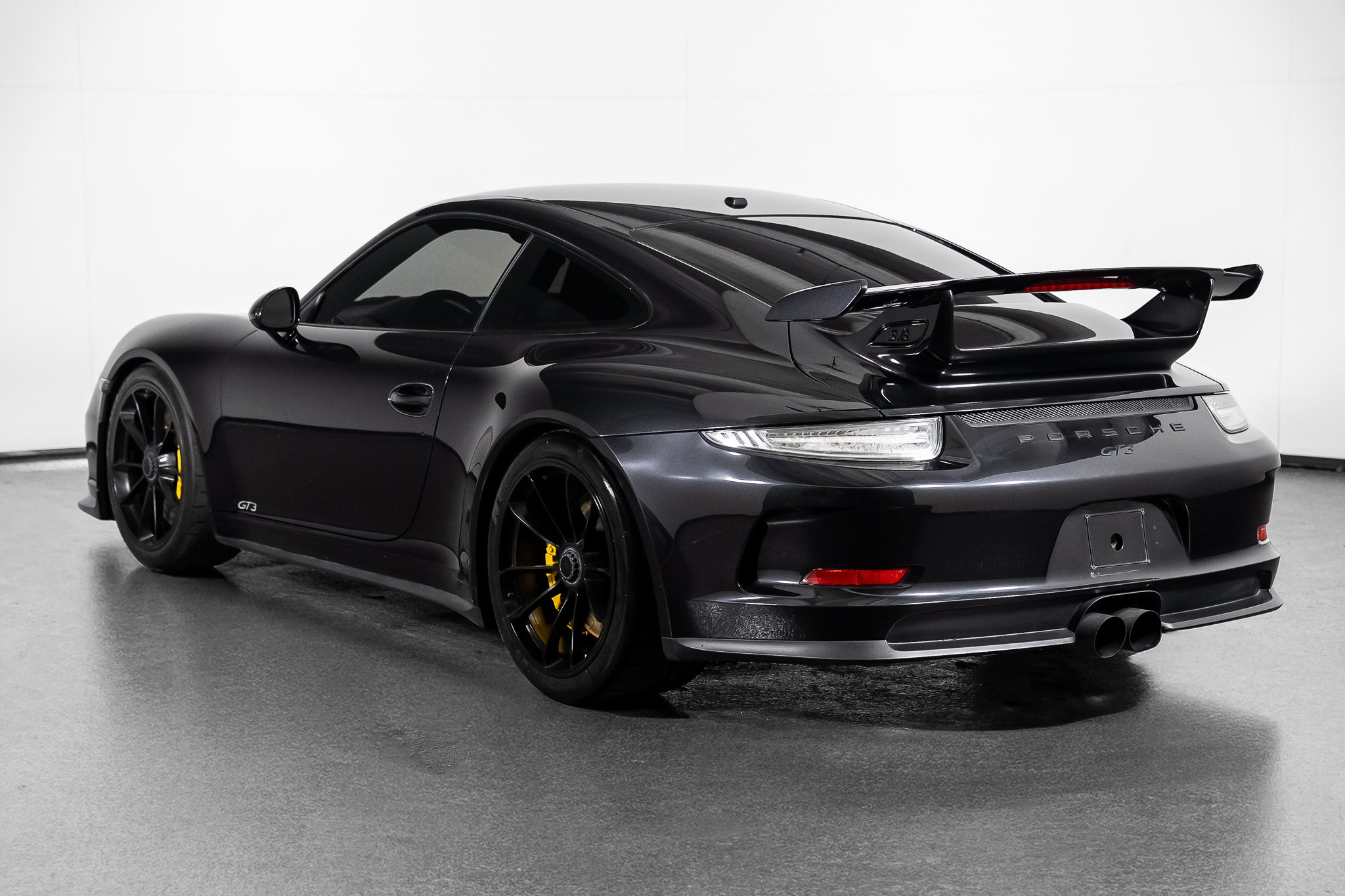 Used 2014 Porsche 911 GT3 w/ Sound Package Plus RWD image 21