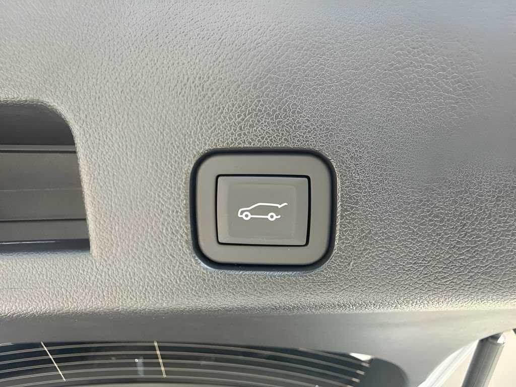 New 2027 Chevrolet Traverse Z71 w/ Enhanced Driving Package AWD/4WD image 29