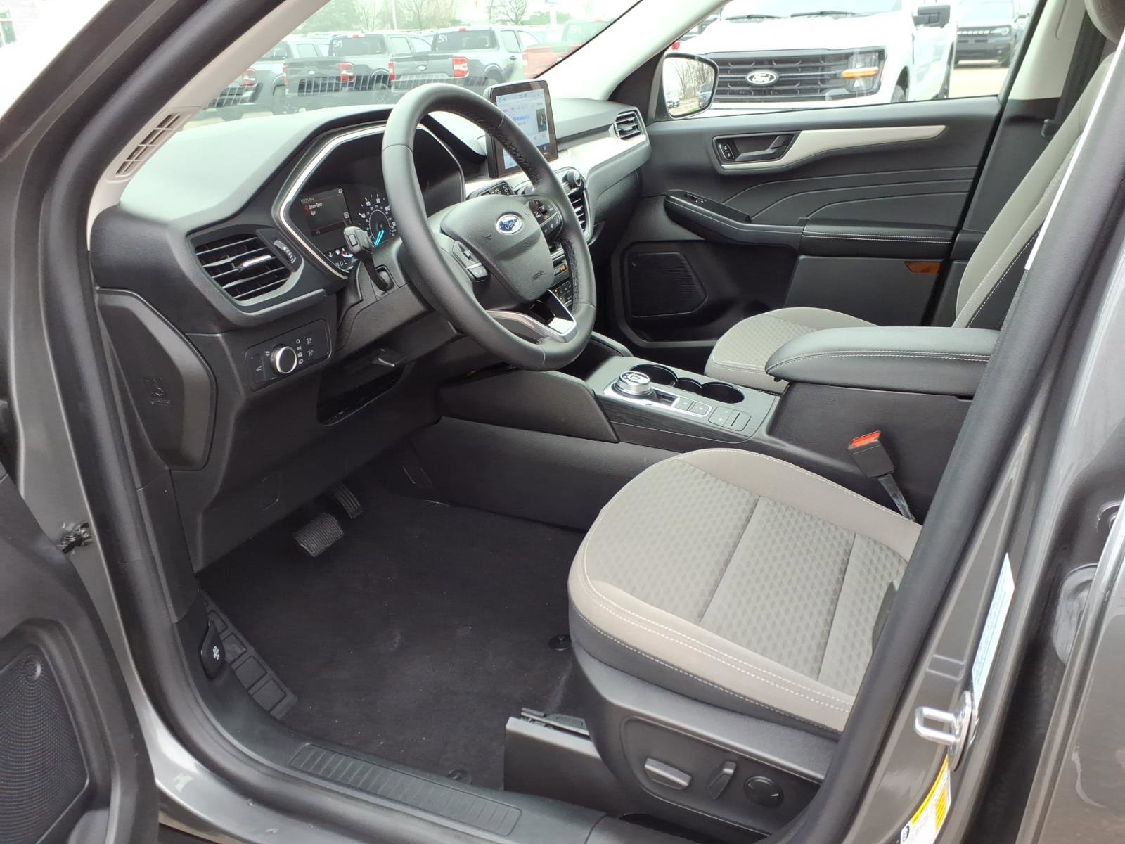 Used 2022 Ford Escape SE w/ Convenience Package image 11
