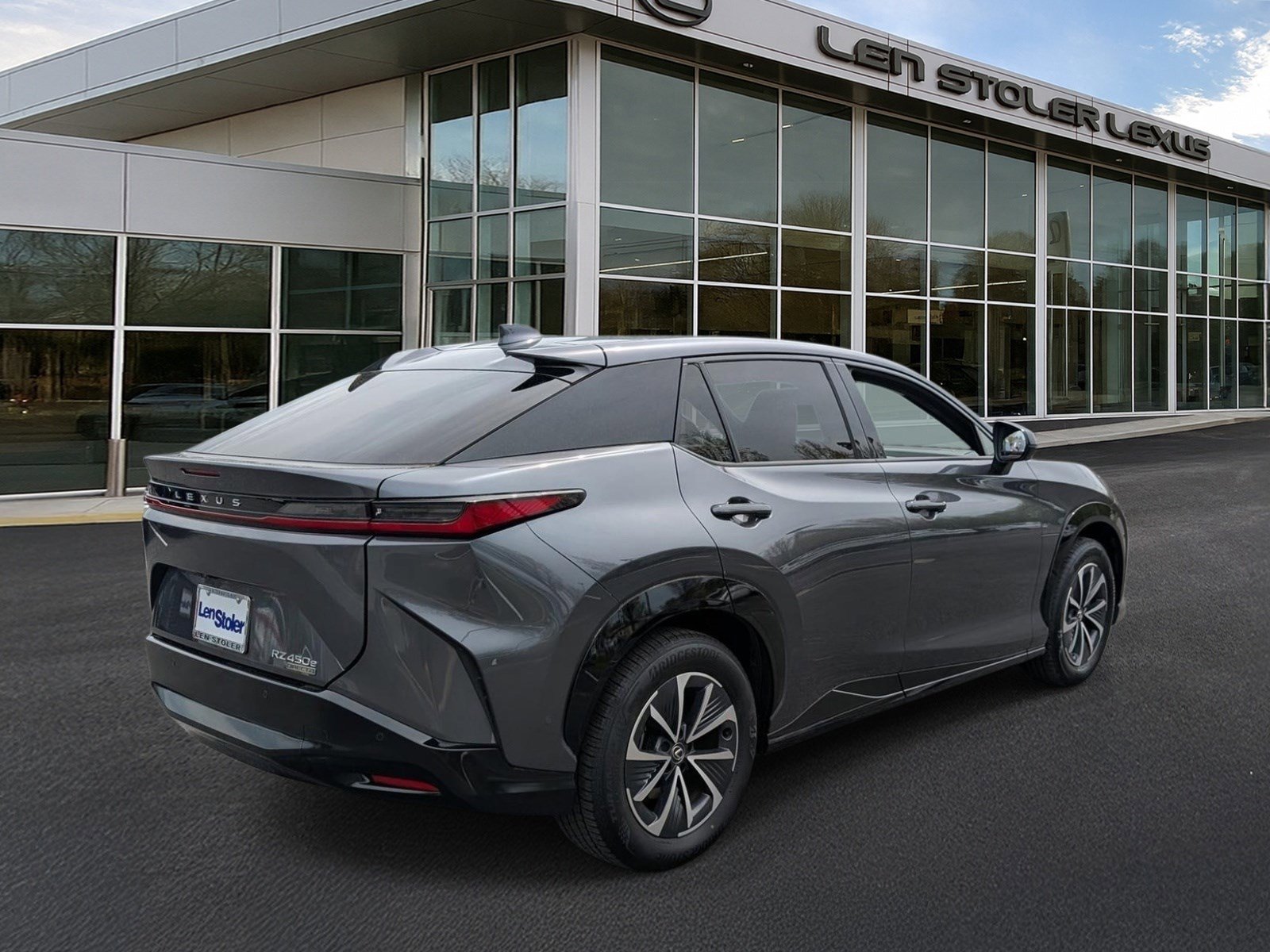 Used 2023 Lexus RZ 450e Premium w/ Technology Package image 3