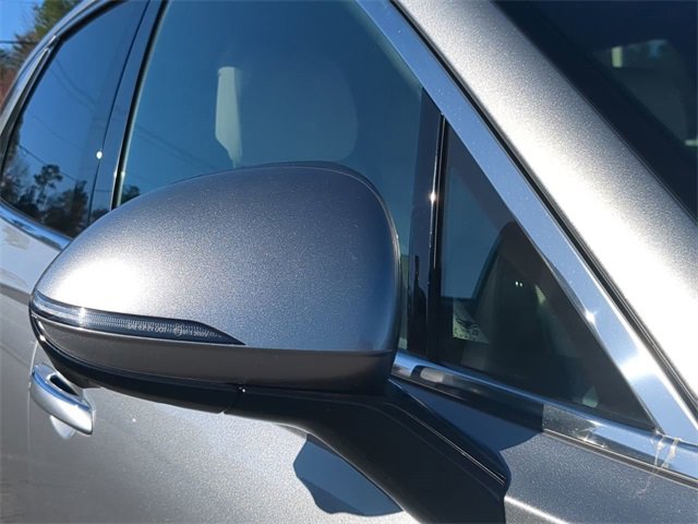 Used 2023 Genesis Electrified GV70 Advanced image 11