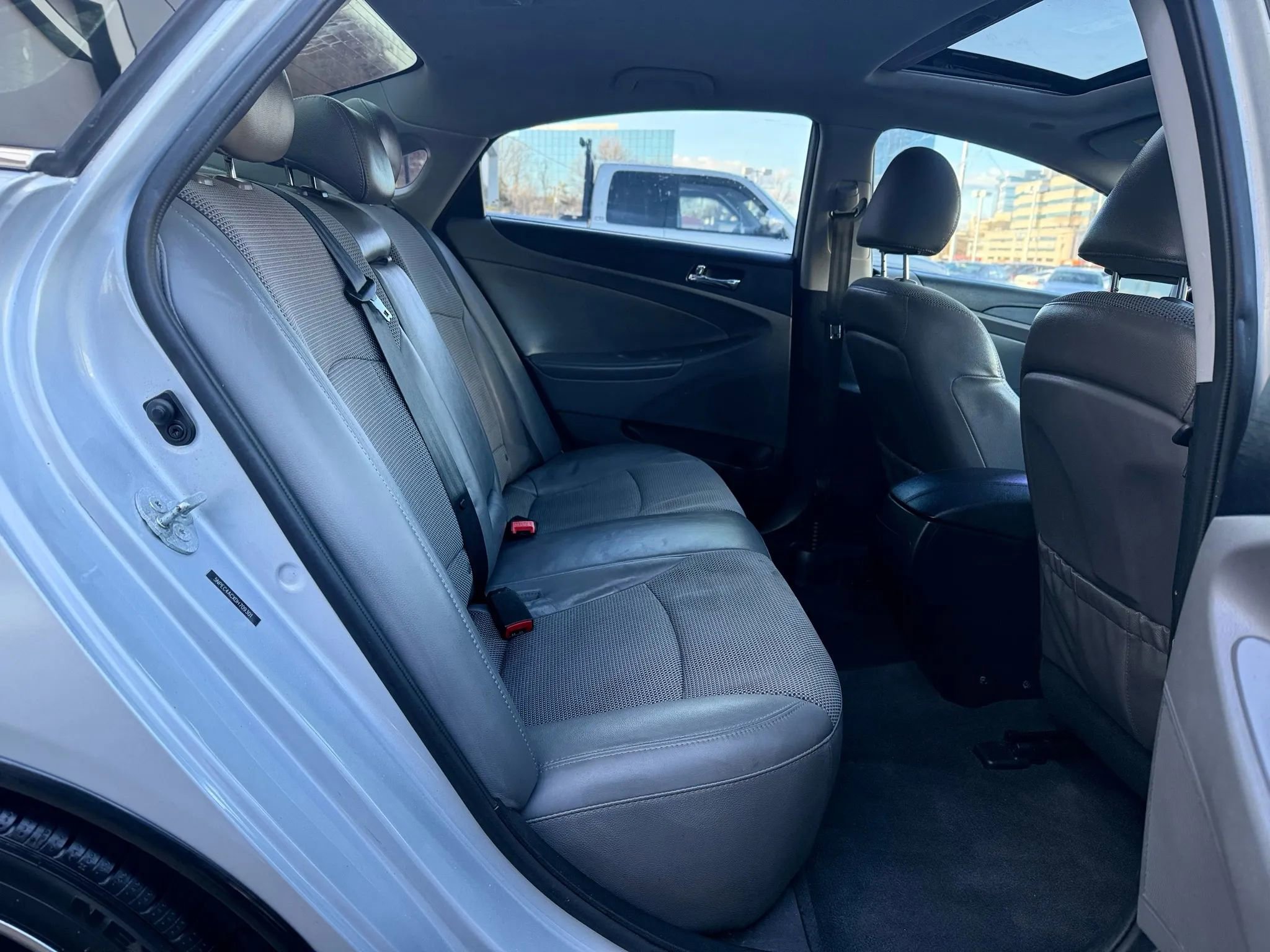 Used 2013 Hyundai Sonata SE w/ Navigation & Sunroof Pkg image 31