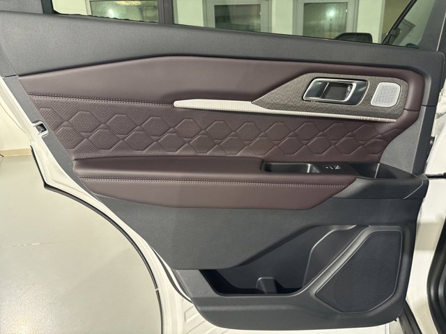 New 2026 Ford Explorer Platinum w/ LUX Leather Package AWD/4WD image 17