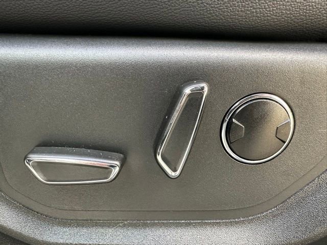 Used 2023 Ford Expedition Max Limited image 32