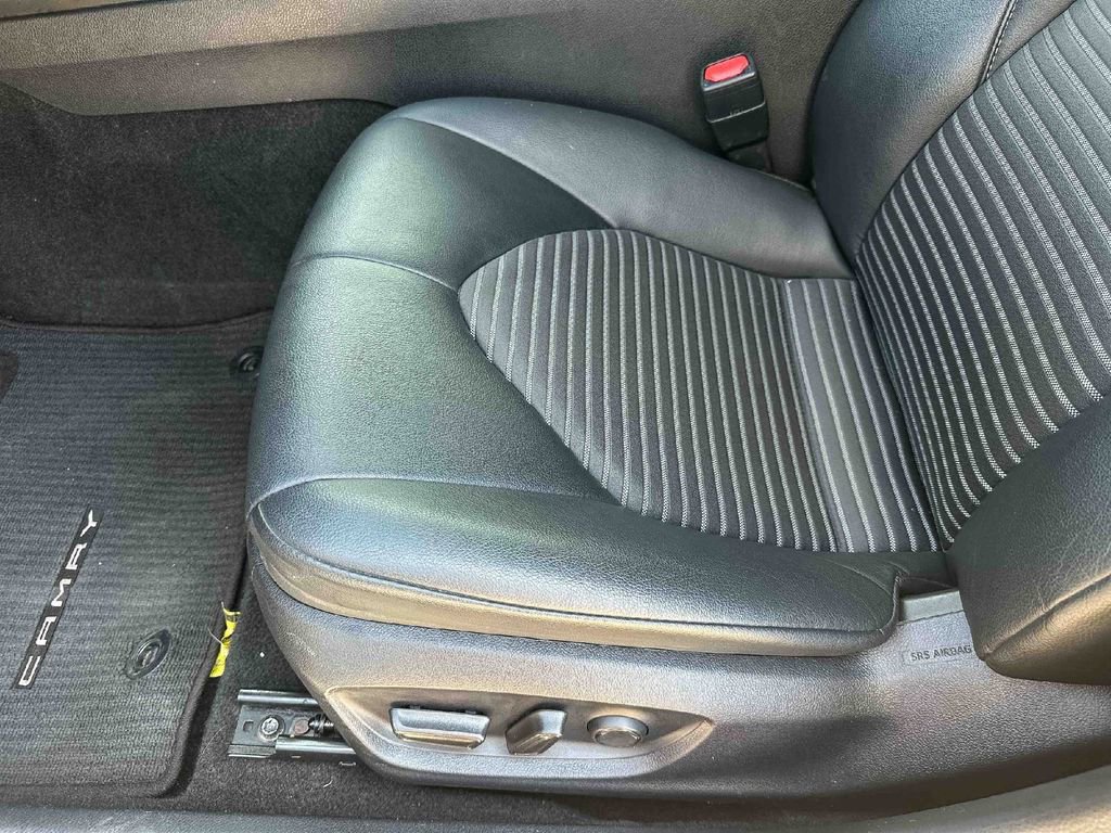 Used 2023 Toyota Camry SE image 15