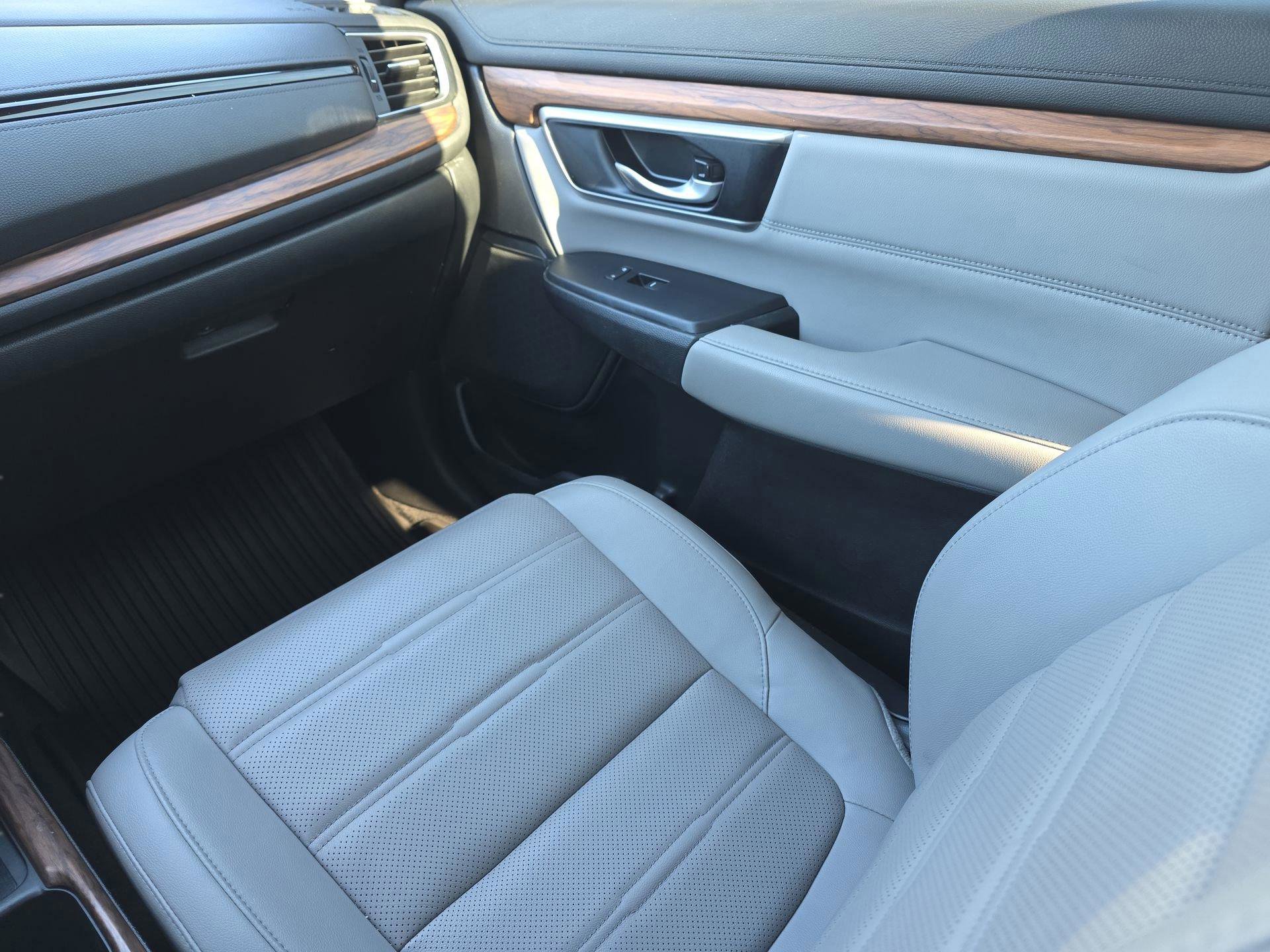 Used 2022 Honda CR-V Touring image 12