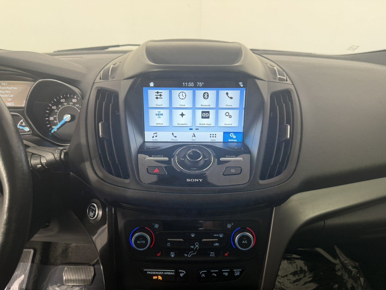 Used 2019 Ford Escape Titanium AWD/4WD image 20