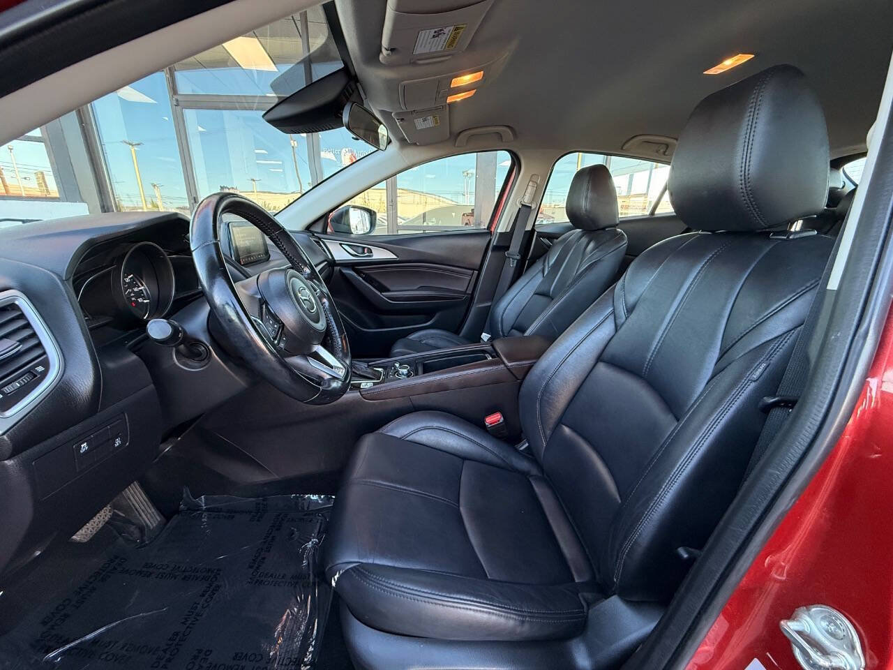 Used 2018 MAZDA MAZDA3 Touring FWD image 10