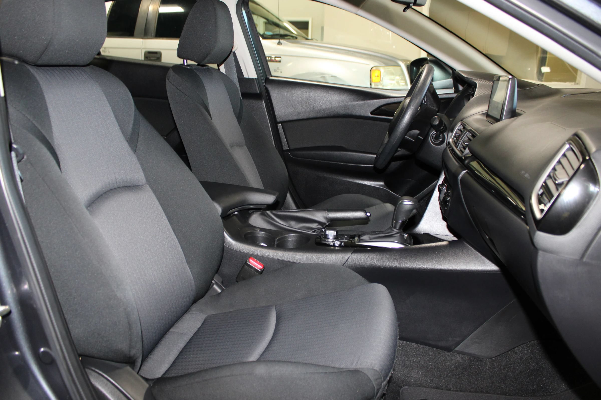 Used 2015 MAZDA MAZDA3 i Sport FWD image 28
