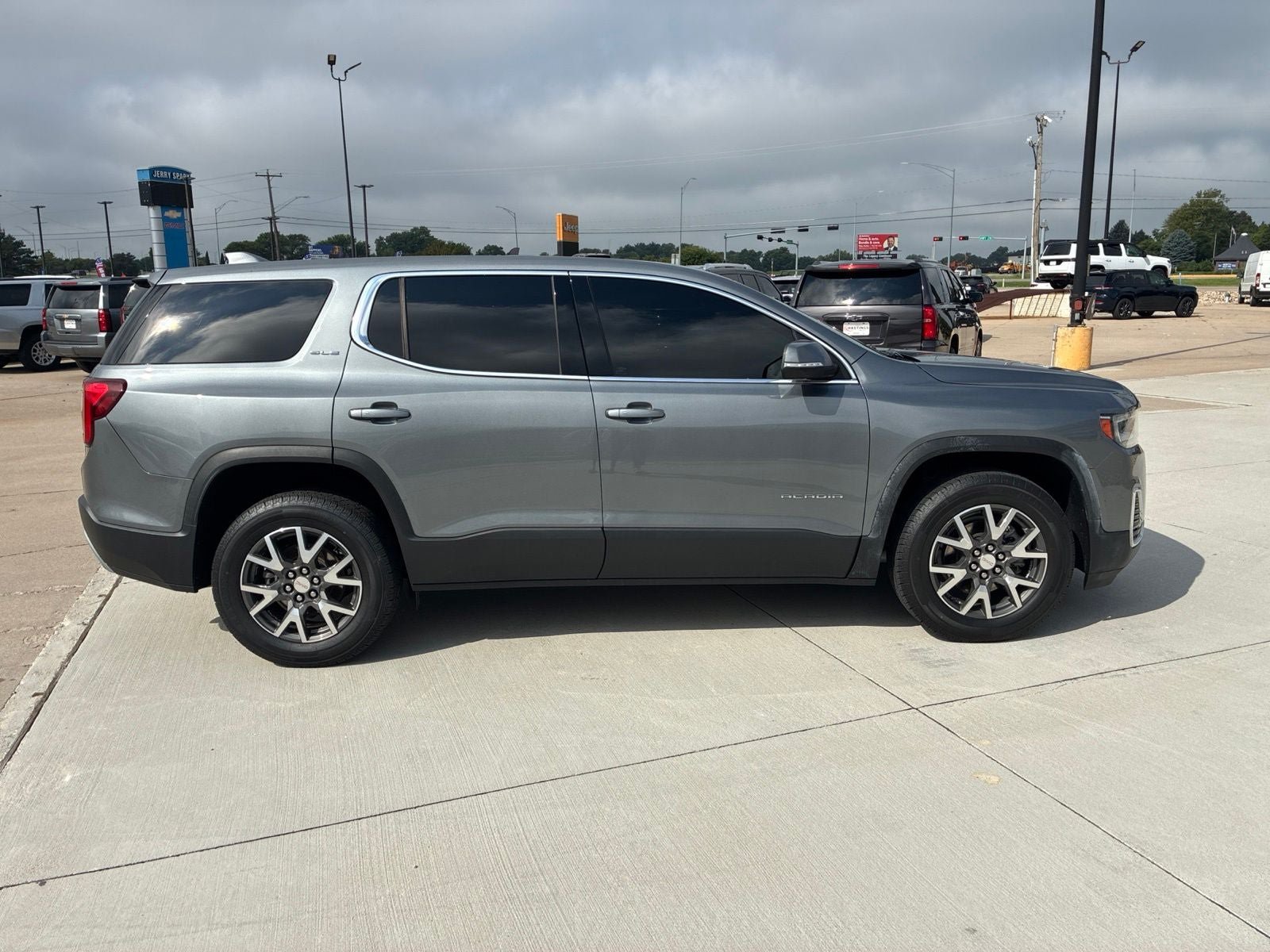 Used 2021 GMC Acadia SLE FWD image 7