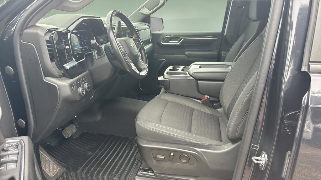 Used 2022 Chevrolet Silverado 1500 LT AWD/4WD image 10