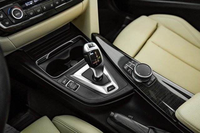 Used 2018 BMW 330e RWD image 25