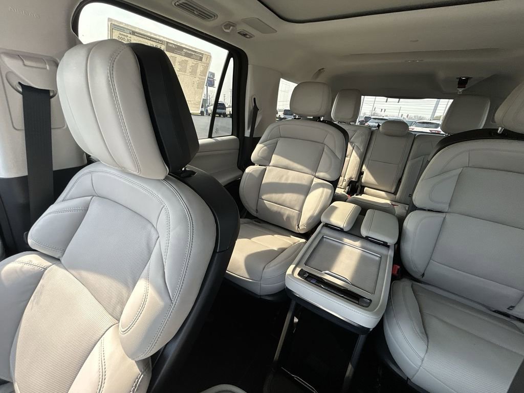 New 2026 Lincoln Navigator L Reserve AWD/4WD image 14