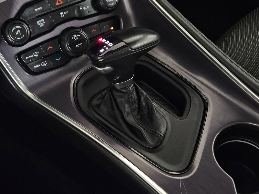 Used 2016 Dodge Challenger R/T RWD image 15