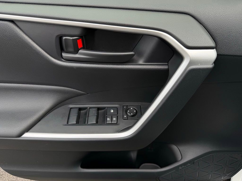 Used 2025 Toyota RAV4 LE image 20