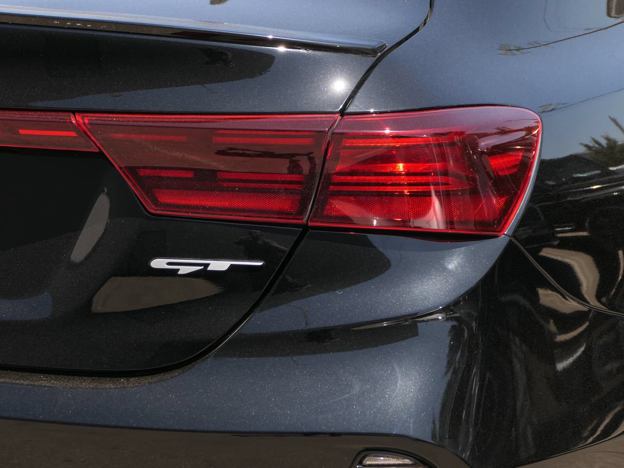 Used 2023 Kia Forte GT FWD image 4