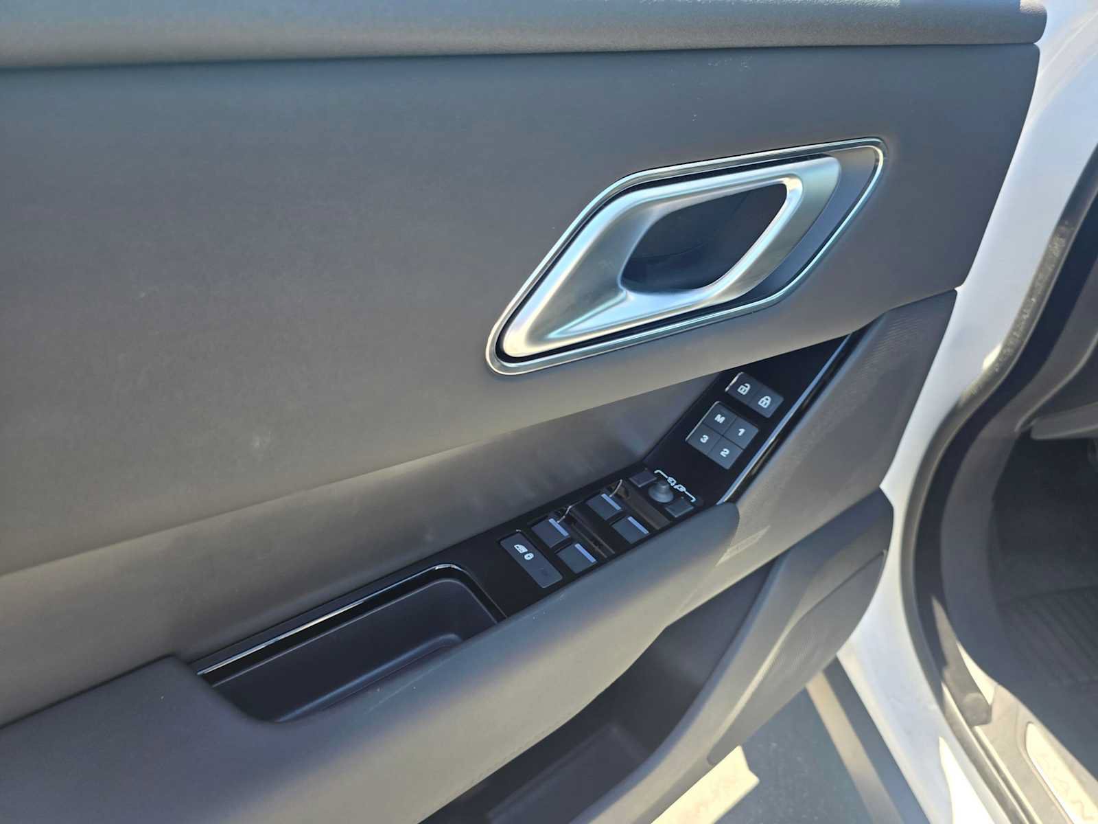 Used 2026 Land Rover Range Rover Velar S AWD/4WD image 22