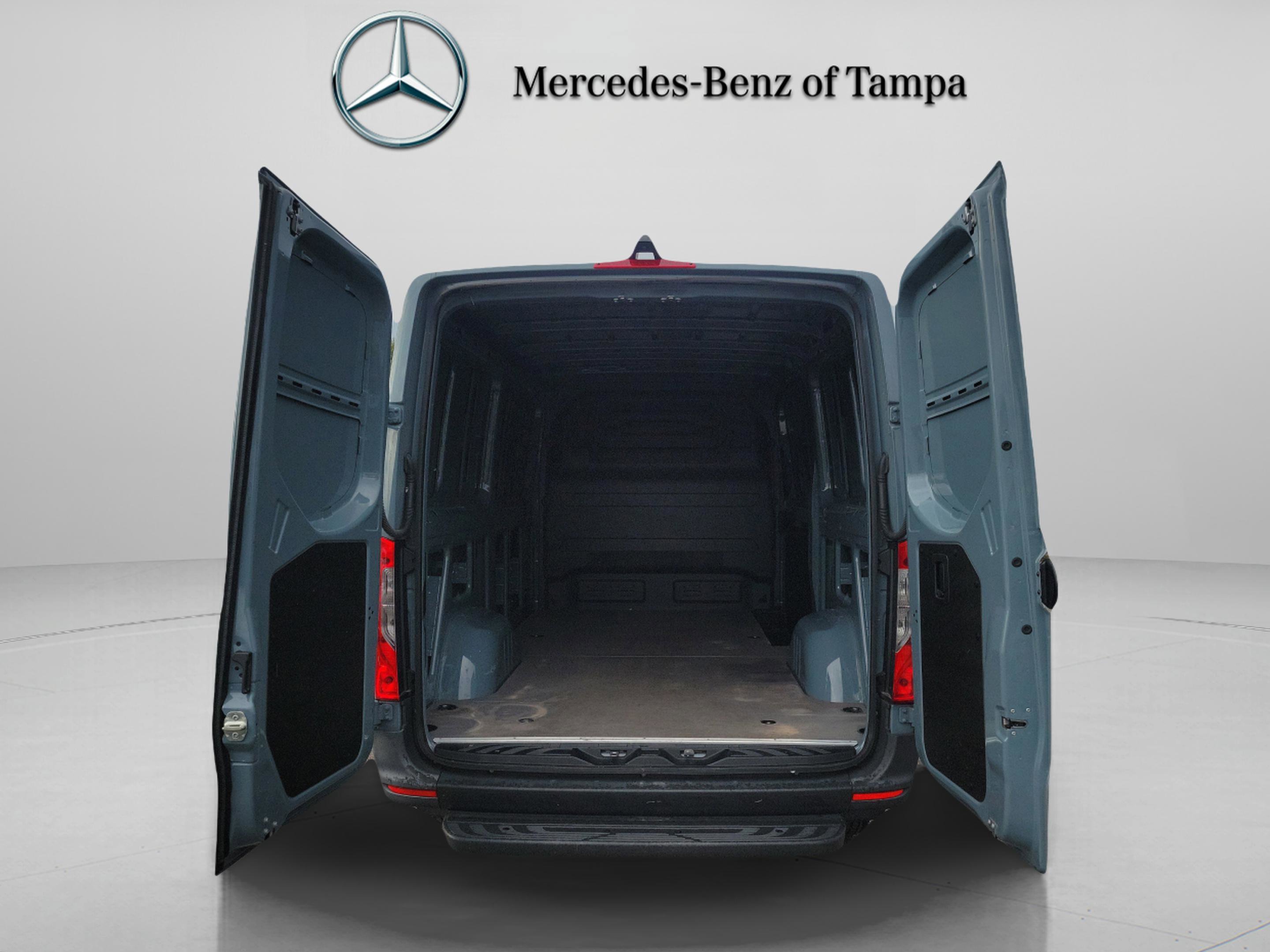 Used 2024 Mercedes-Benz Sprinter 2500 image 9
