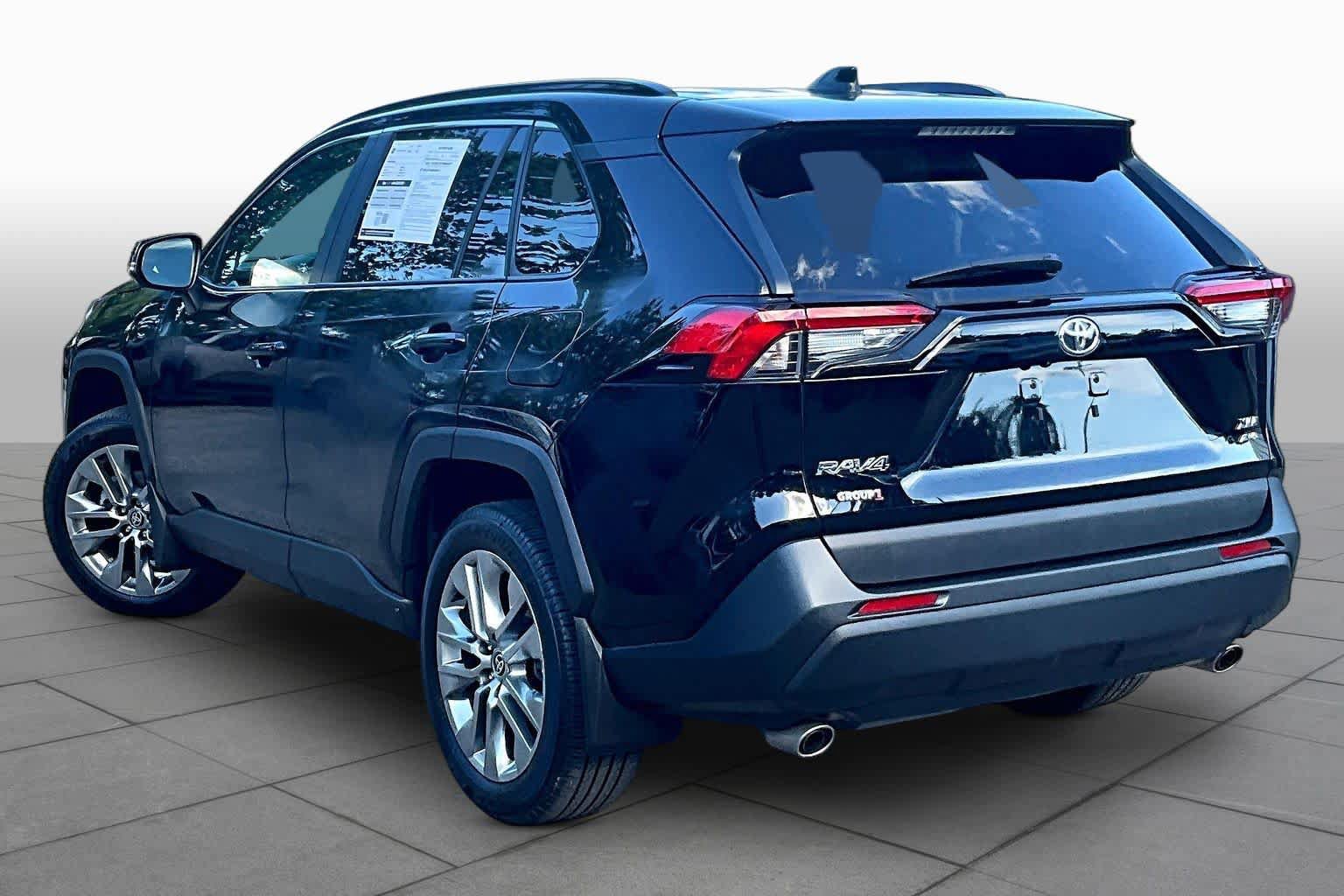 Used 2025 Toyota RAV4 XLE Premium w/ Weather Package AWD/4WD image 12