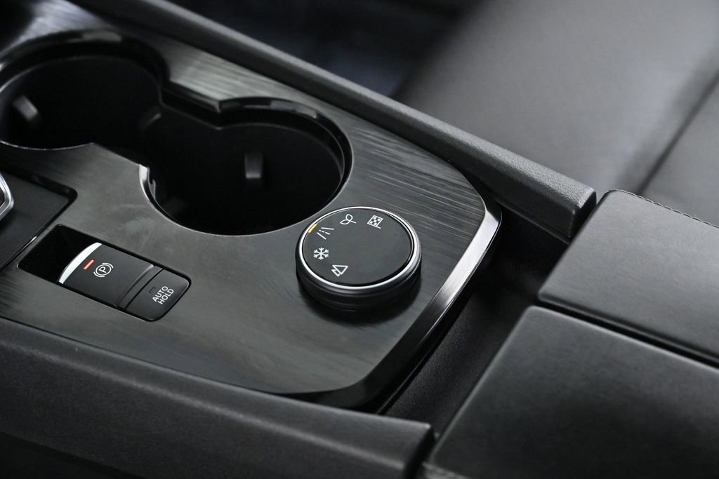 Used 2022 Nissan Rogue SV w/ SV Premium Package image 21