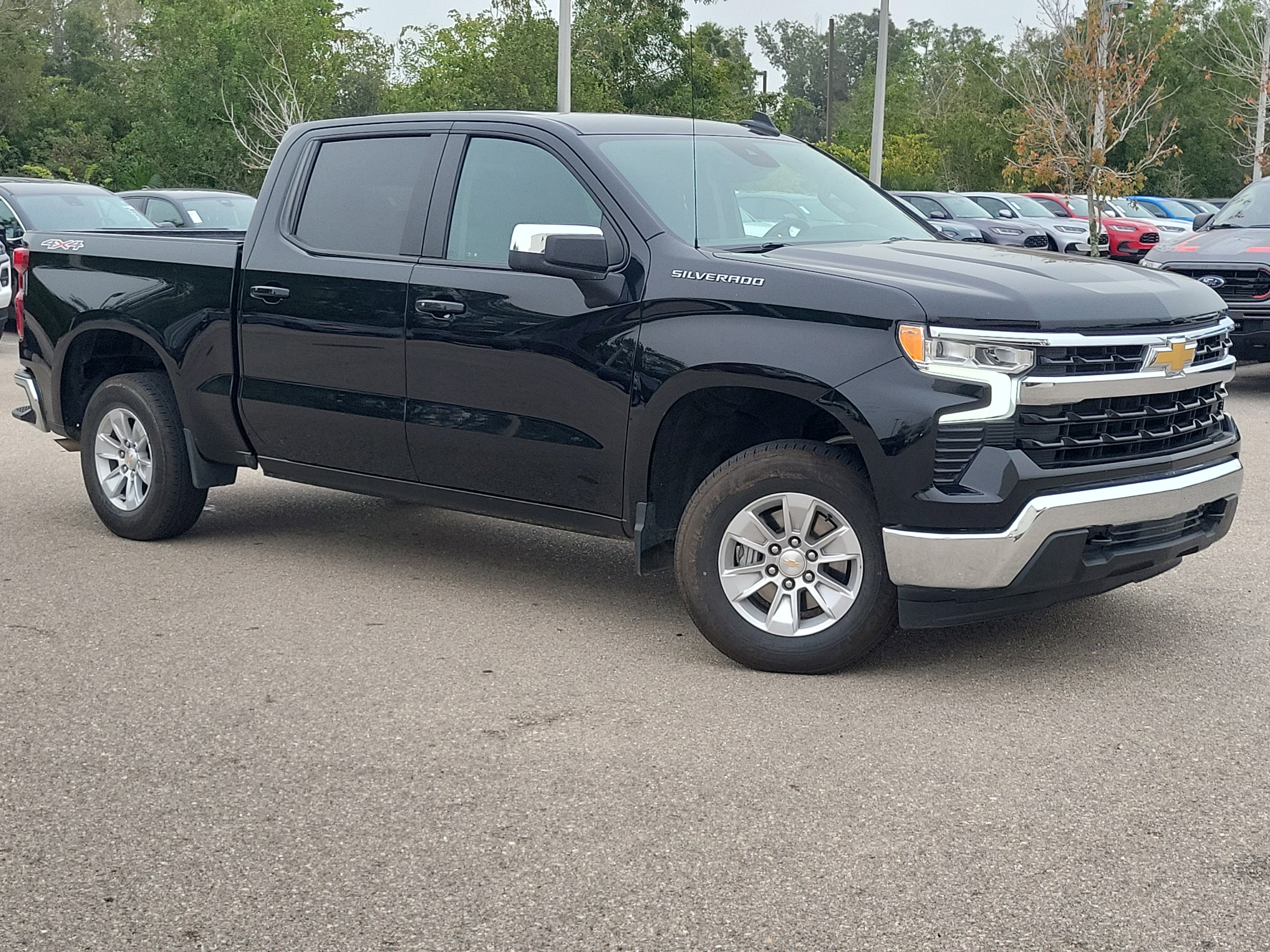 Used 2025 Chevrolet Silverado 1500 LT image 31