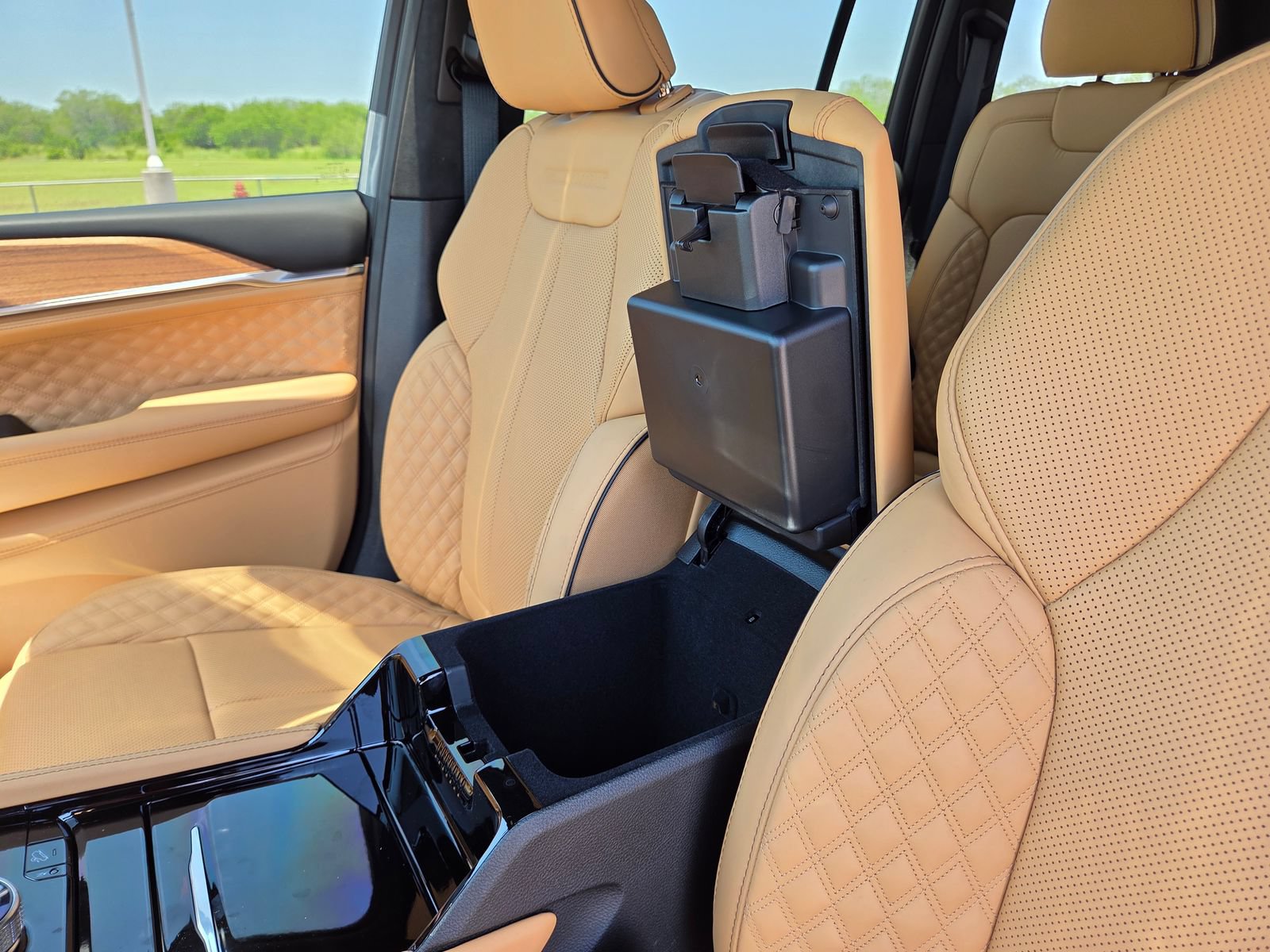 New 2026 Jeep Grand Cherokee Summit AWD/4WD image 36