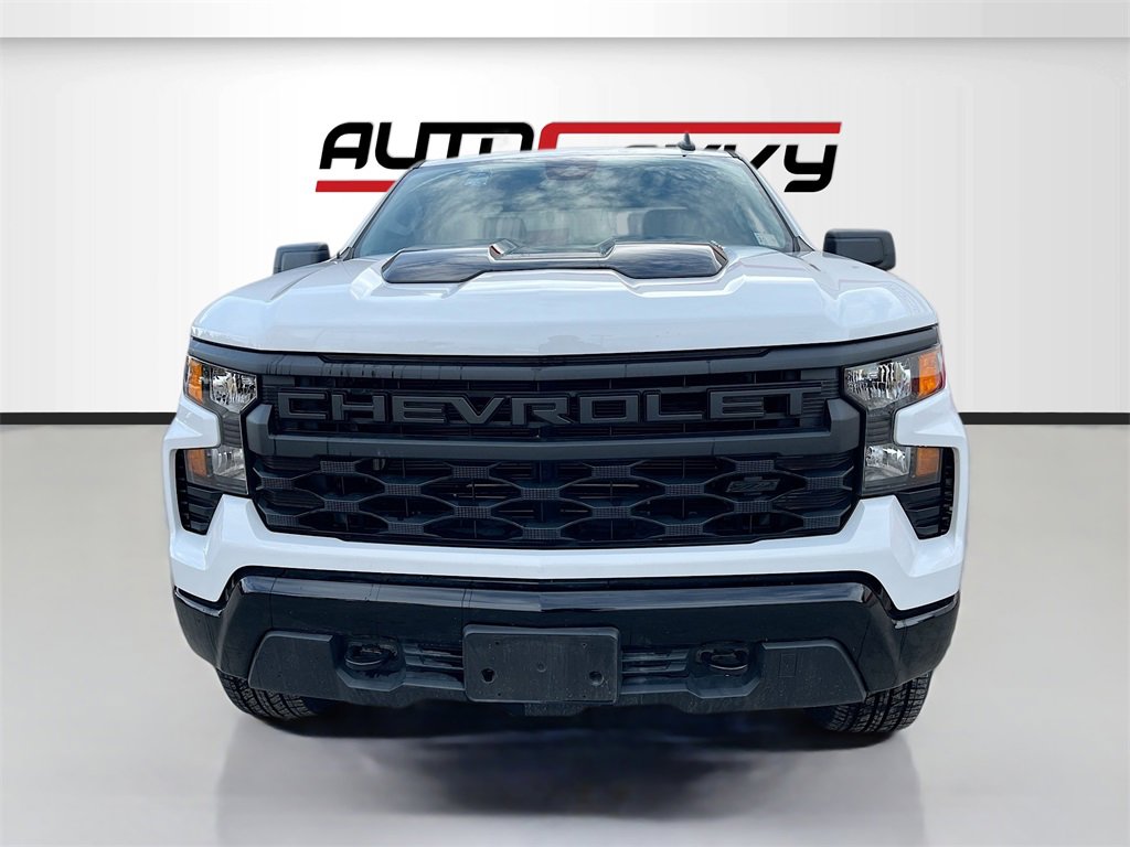 Used 2024 Chevrolet Silverado 1500 Custom Trail Boss w/ Turbomax Blackout Package image 2