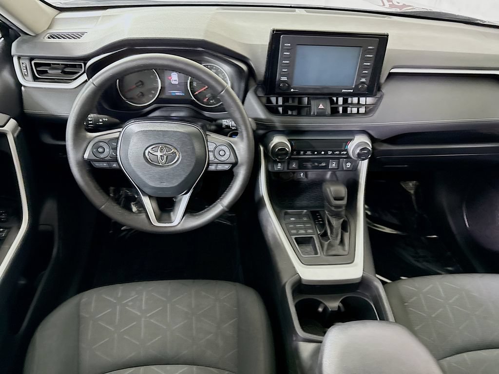 Certified 2020 Toyota RAV4 XLE w/ Convenience Package AWD/4WD image 4