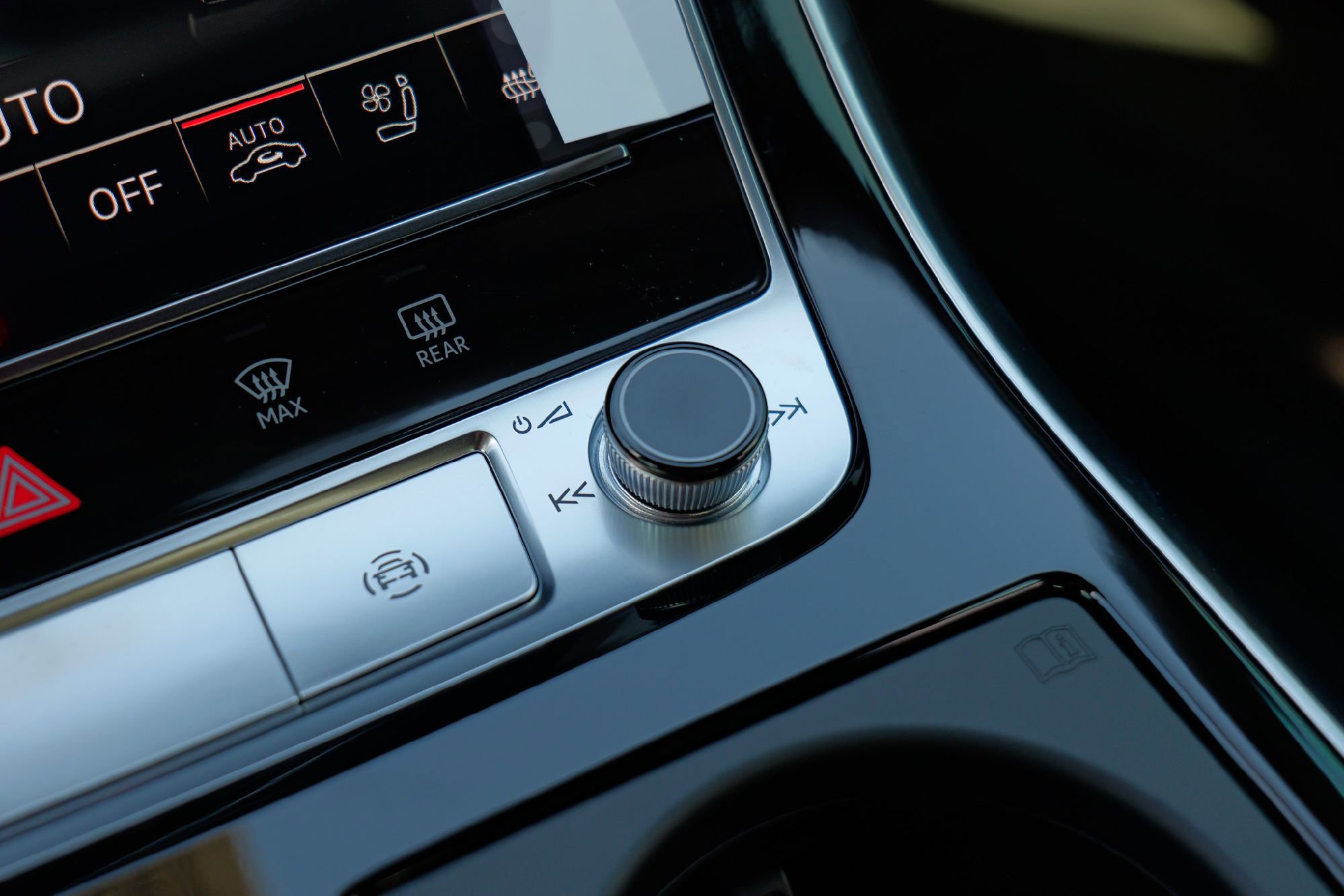 New 2025 Audi Q8 Premium Plus image 23