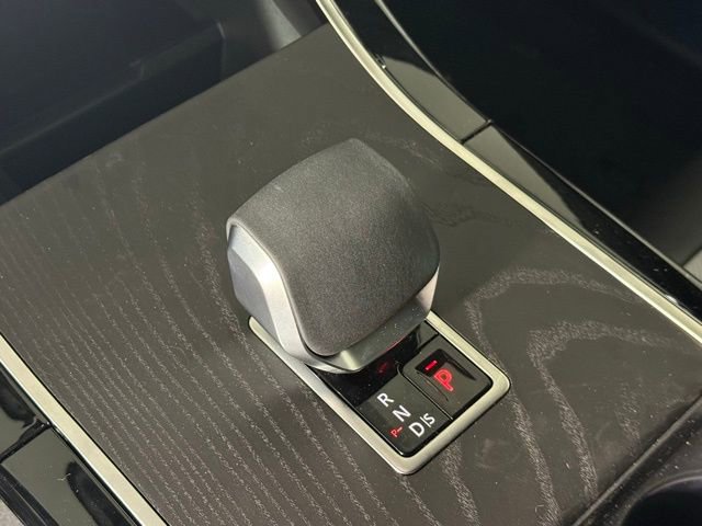 New 2026 Land Rover Range Rover Velar Dynamic SE image 24