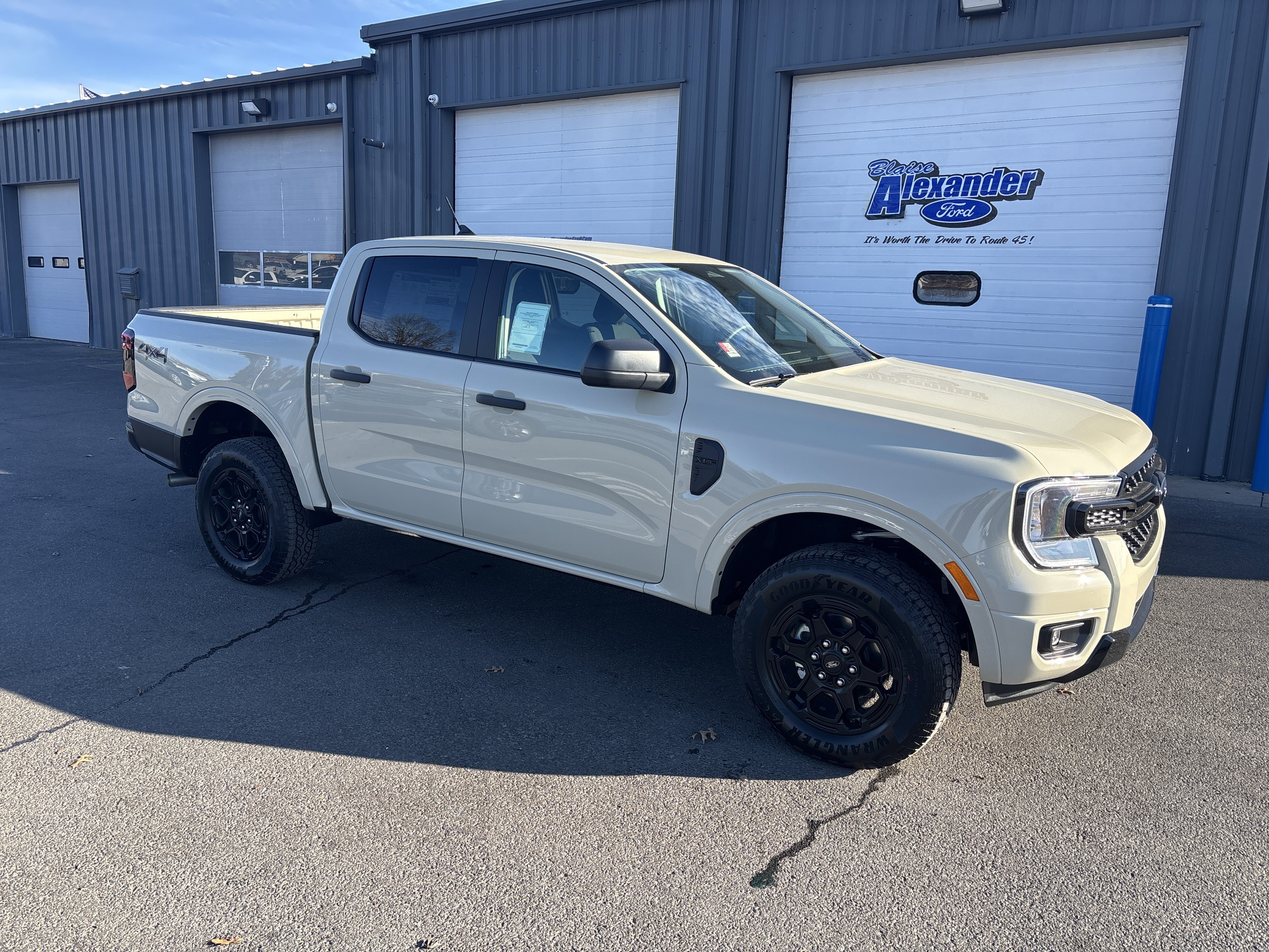 New 2025 Ford Ranger XLT w/ Black Appearance Package