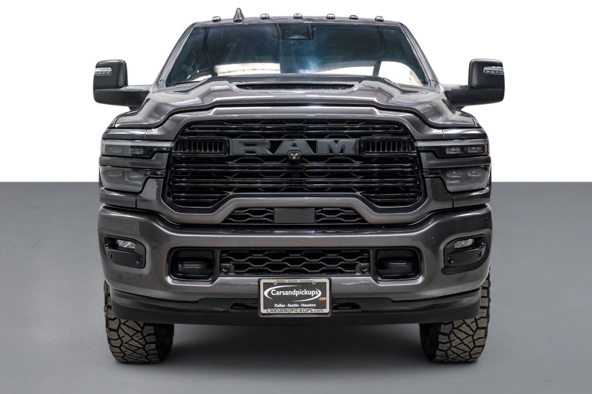 Used 2025 RAM 2500 Laramie AWD/4WD image 3