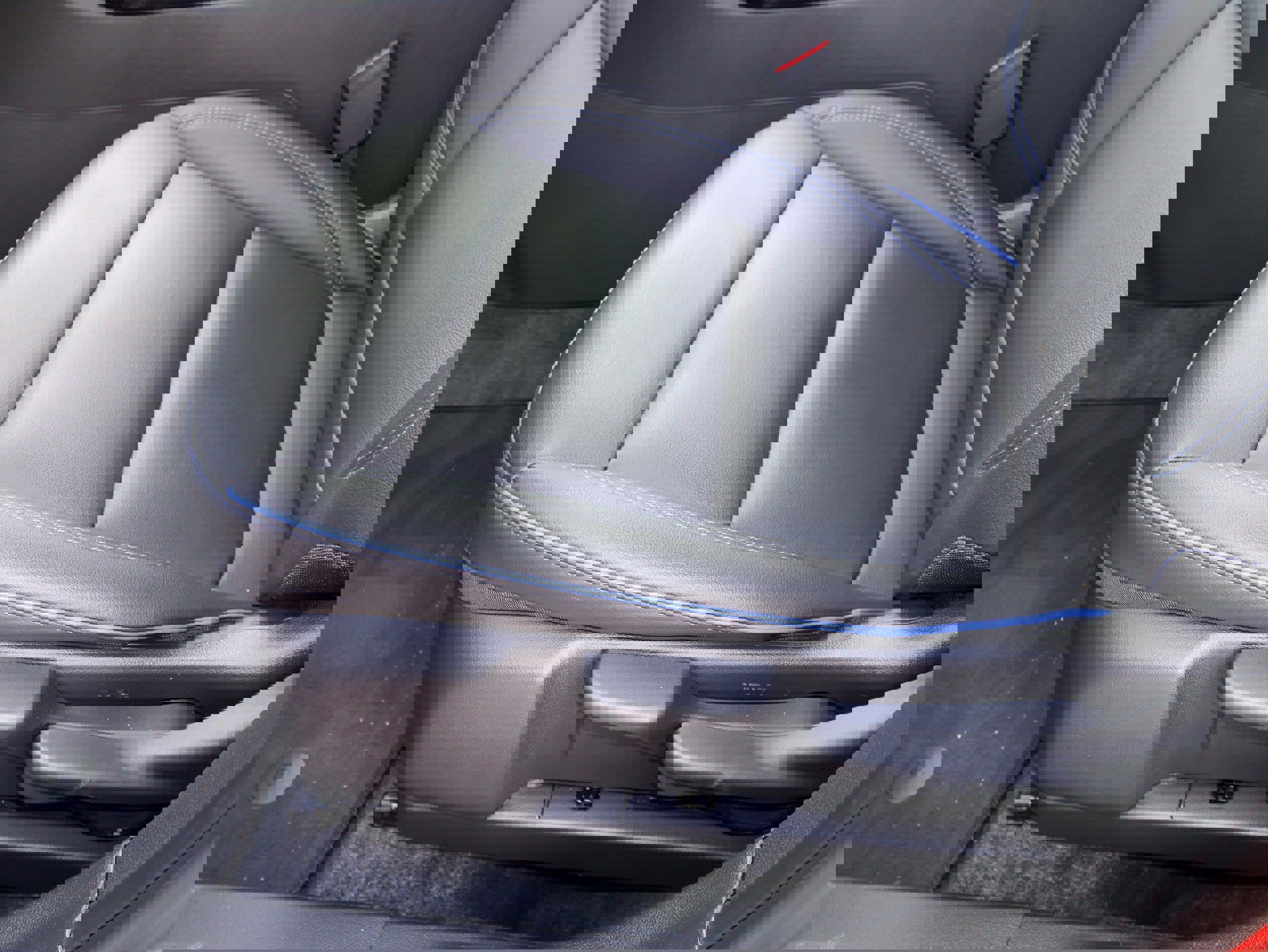 Used 2024 Buick Envista Sport Touring image 12