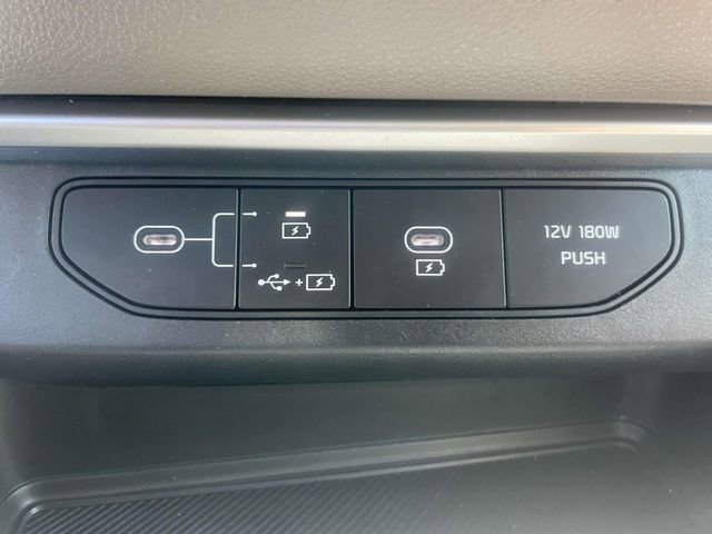 Used 2025 Kia Carnival FWD image 36