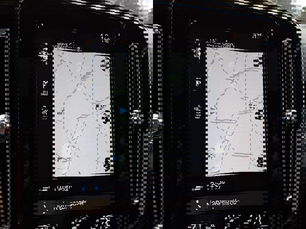 Used 2020 Volvo XC40 T4 R-Design w/ Protection Package Premier image 21