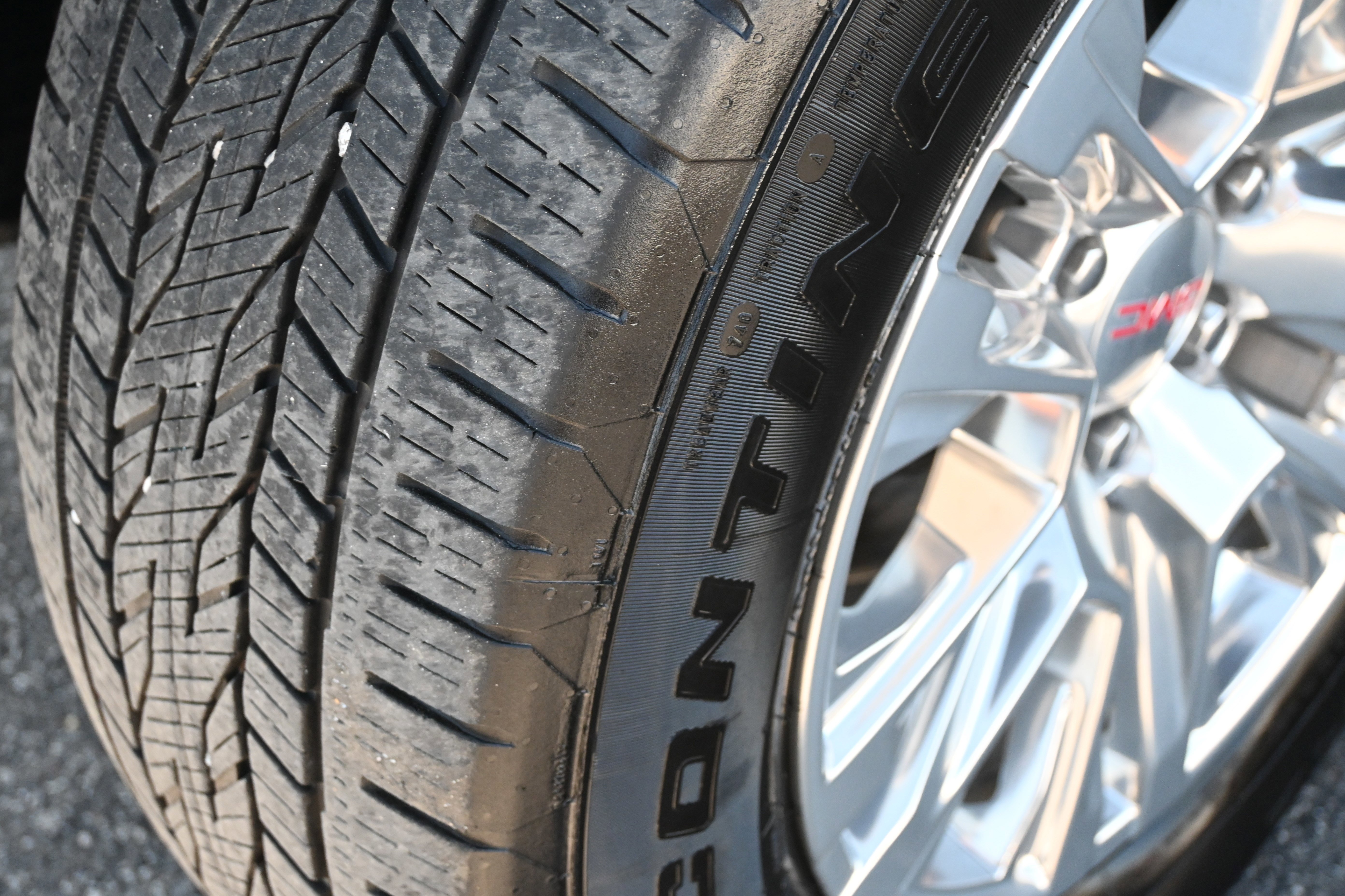 Used 2025 GMC Yukon Denali image 15