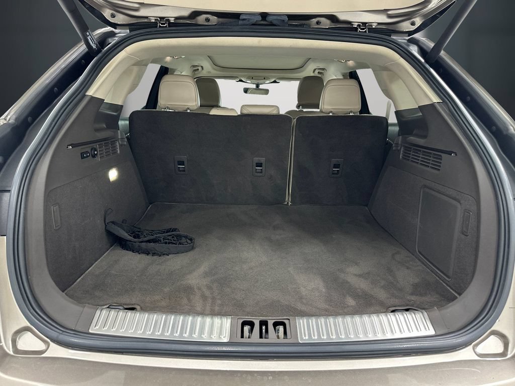 Used 2021 Lincoln Nautilus Reserve w/ Cargo Utility Package FWD image 12