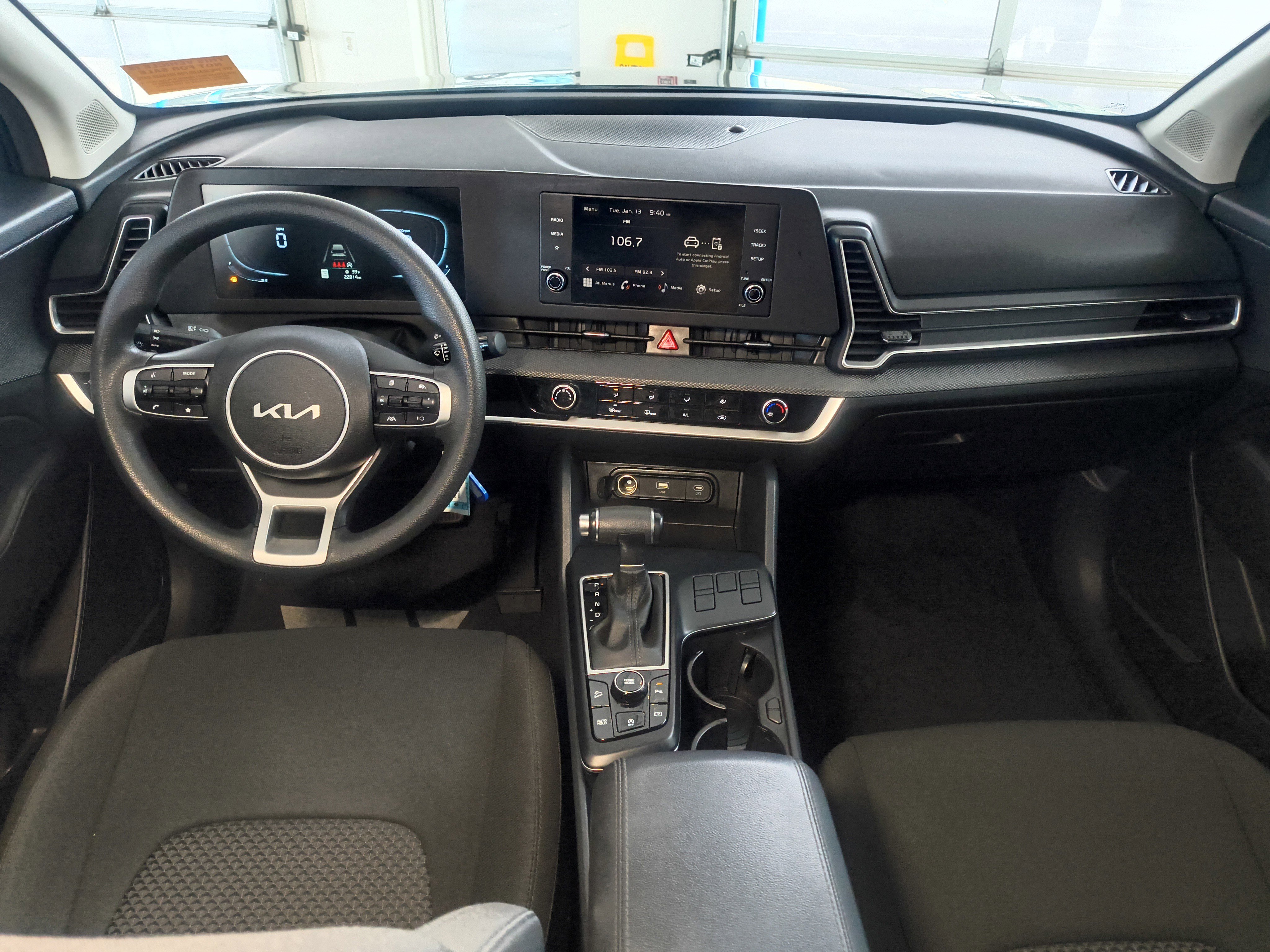 Used 2024 Kia Sportage LX image 7