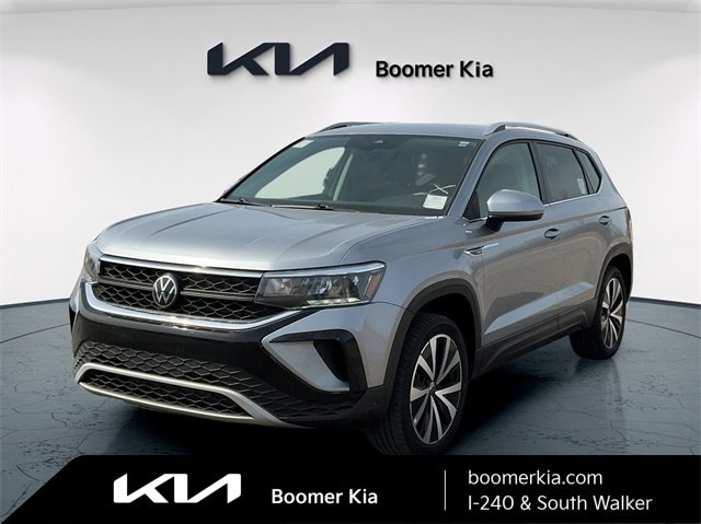 Used 2024 Volkswagen Taos SE image 1