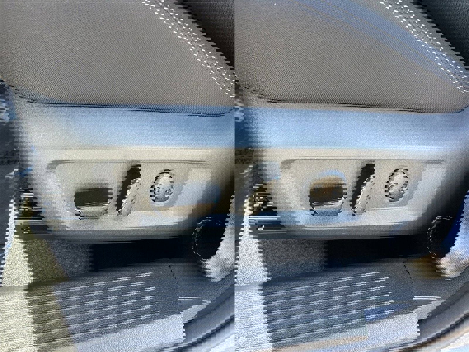 New 2026 Nissan Rogue SV image 28