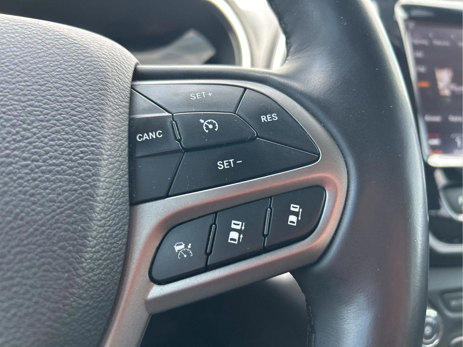 Certified 2019 Jeep Cherokee Limited w/ Technology Group FWD image 15