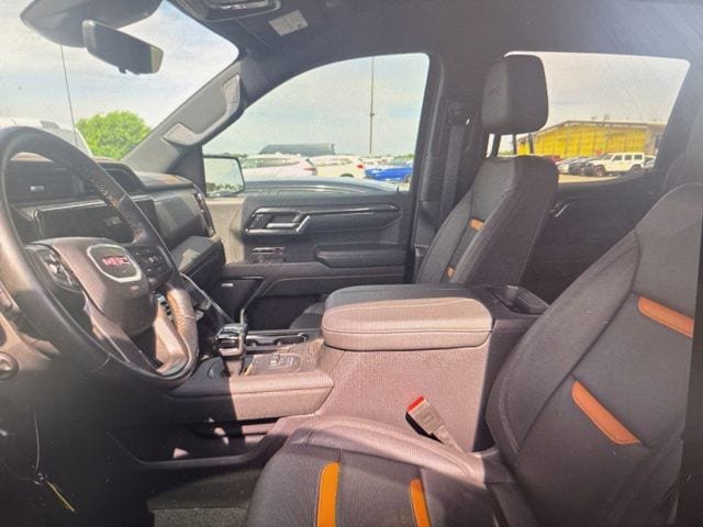 Used 2024 GMC Sierra 1500 AT4 w/ Technology Package AWD/4WD image 7