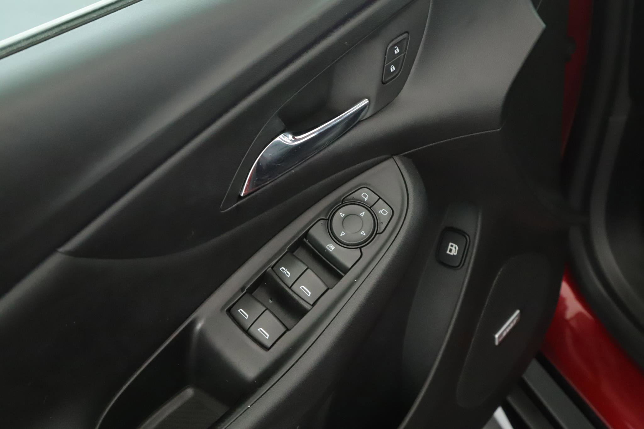 Used 2018 Chevrolet Volt Premier w/ Driver Confidence Package FWD image 7
