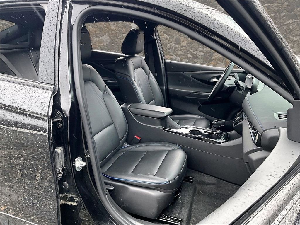 Used 2025 Buick Envista Sport Touring image 7
