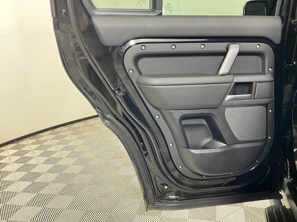 Certified 2024 Land Rover Defender 110 X-Dynamic SE AWD/4WD image 26