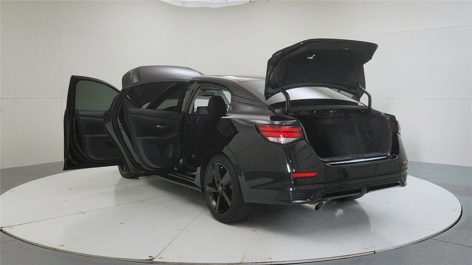 Used 2024 Nissan Sentra SR image 11