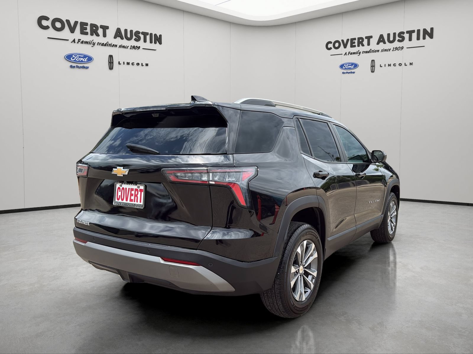 Used 2025 Chevrolet Equinox LT w/ Convenience Package II FWD image 3