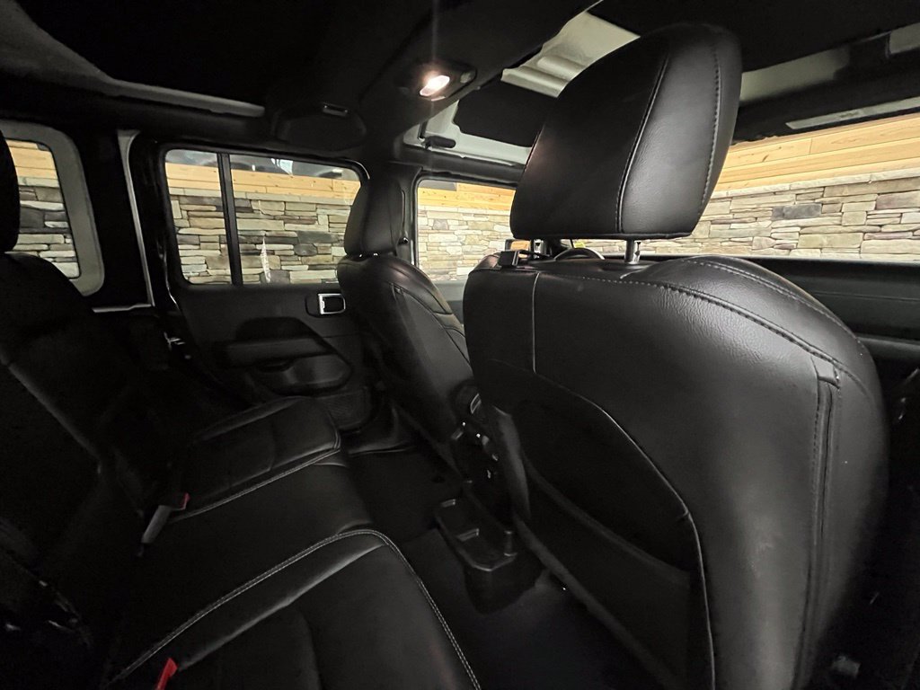 Used 2018 Jeep Wrangler Unlimited Sahara w/ Cold Weather Group AWD/4WD image 40