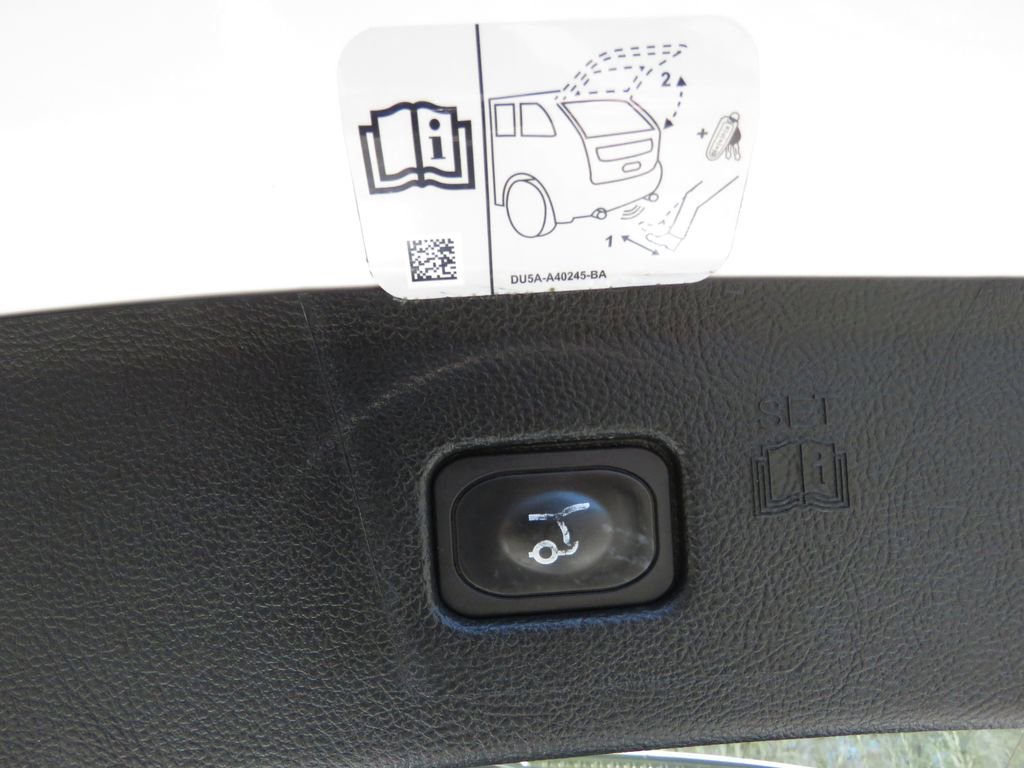 Used 2019 Ford Edge SEL w/ Equipment Group 201A AWD/4WD image 18