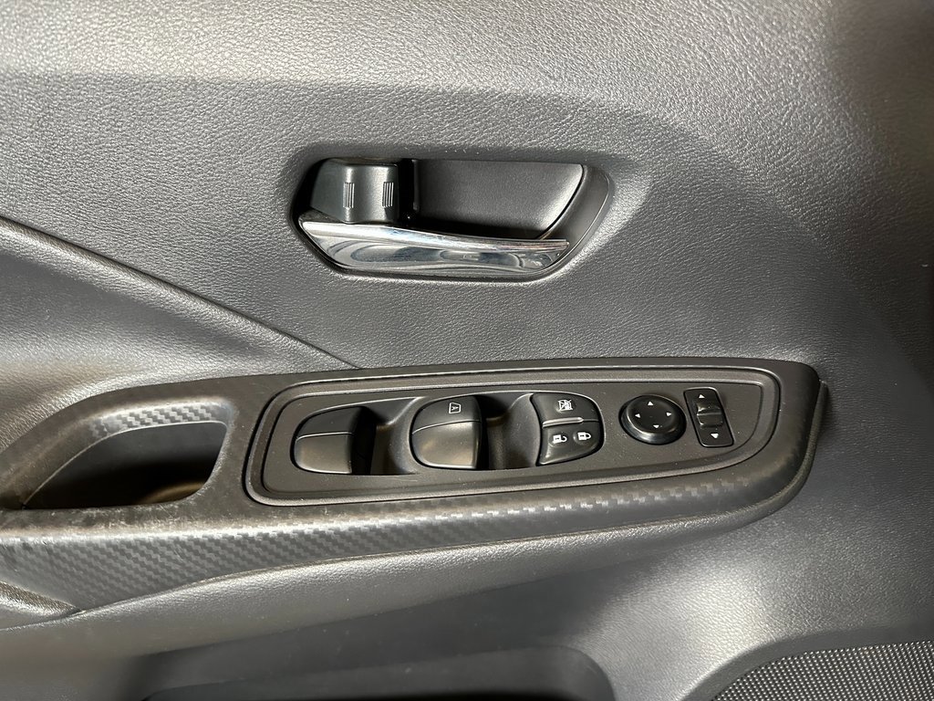 Used 2023 Nissan Versa SV w/ Trunk Package image 18